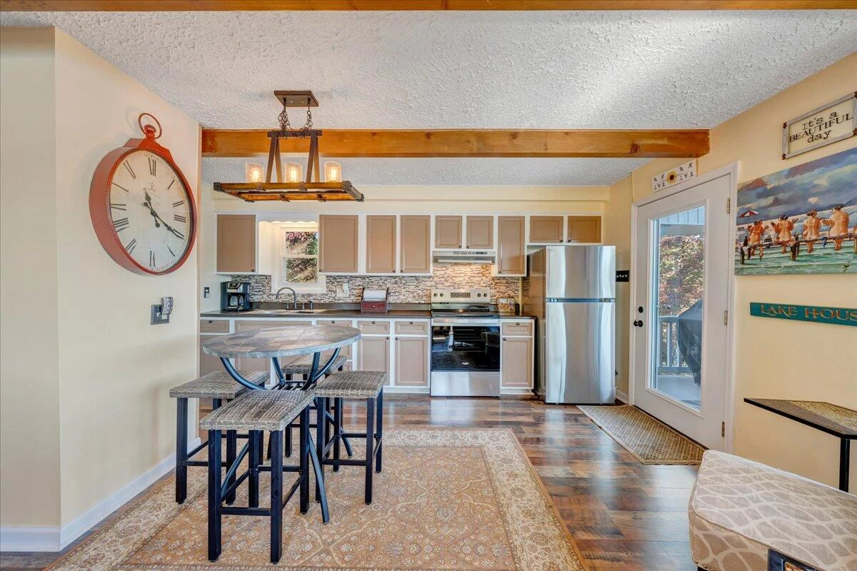 3018 Northridge RD - Photo 10