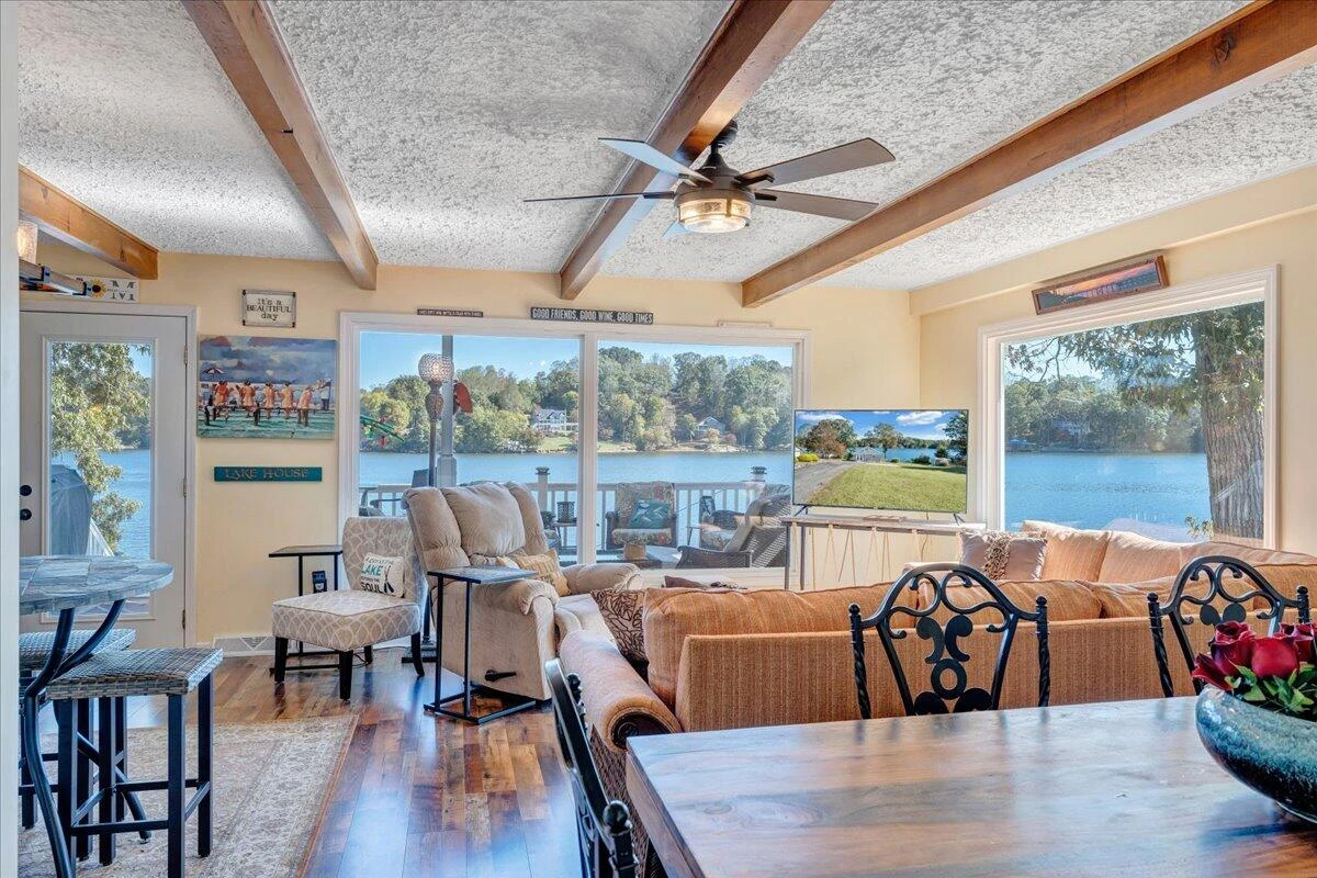 3018 Northridge RD - Photo 18
