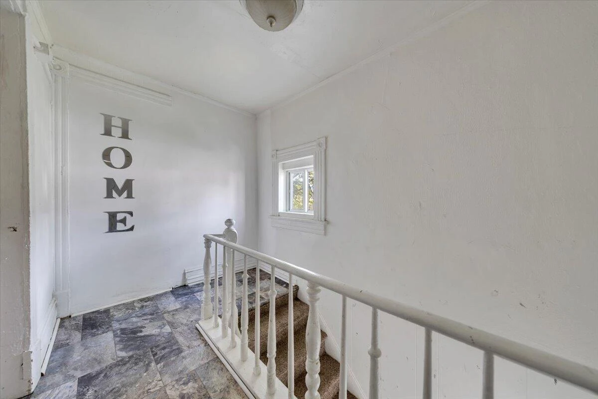 514 9th ST SE - Photo 14