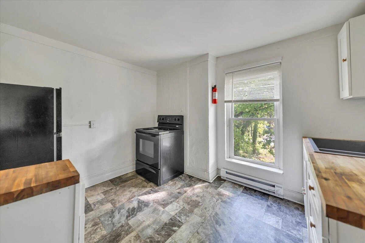 514 9th ST SE - Photo 15
