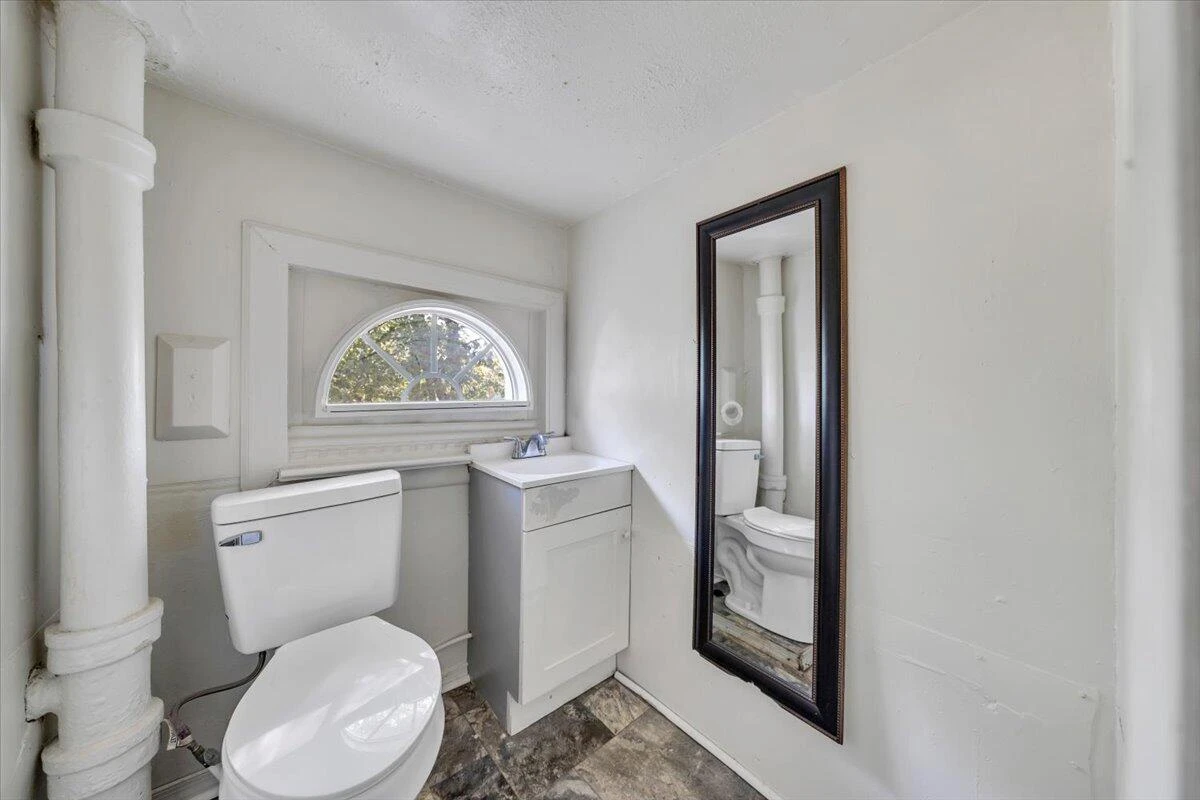 514 9th ST SE - Photo 18
