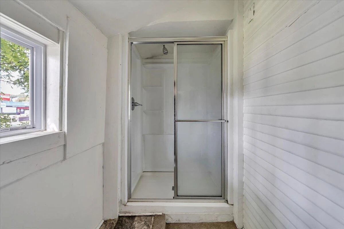 514 9th ST SE - Photo 19
