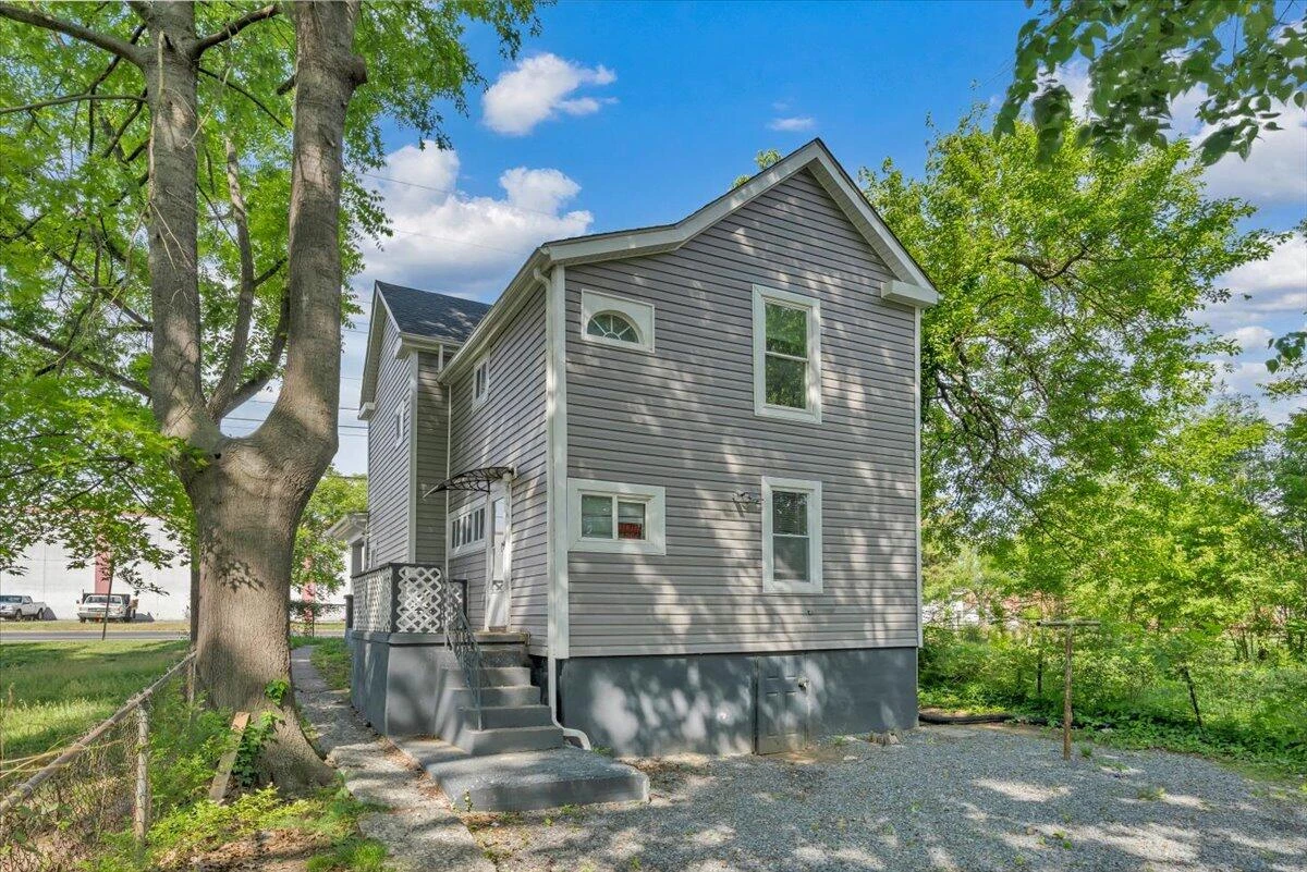 514 9th ST SE - Photo 25