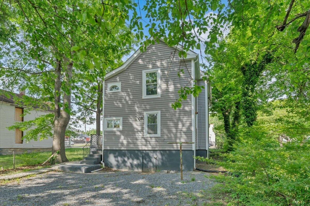 514 9th ST SE - Photo 27