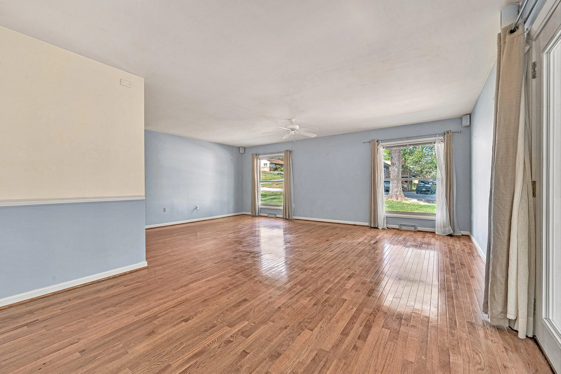 5245 Carriage DR - Photo 16