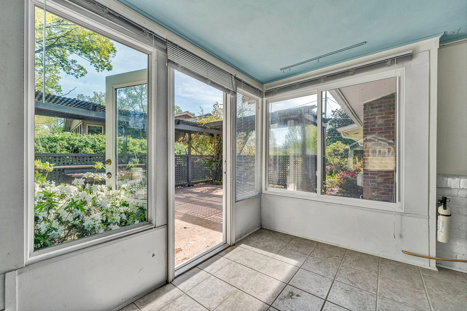 5245 Carriage DR - Photo 28