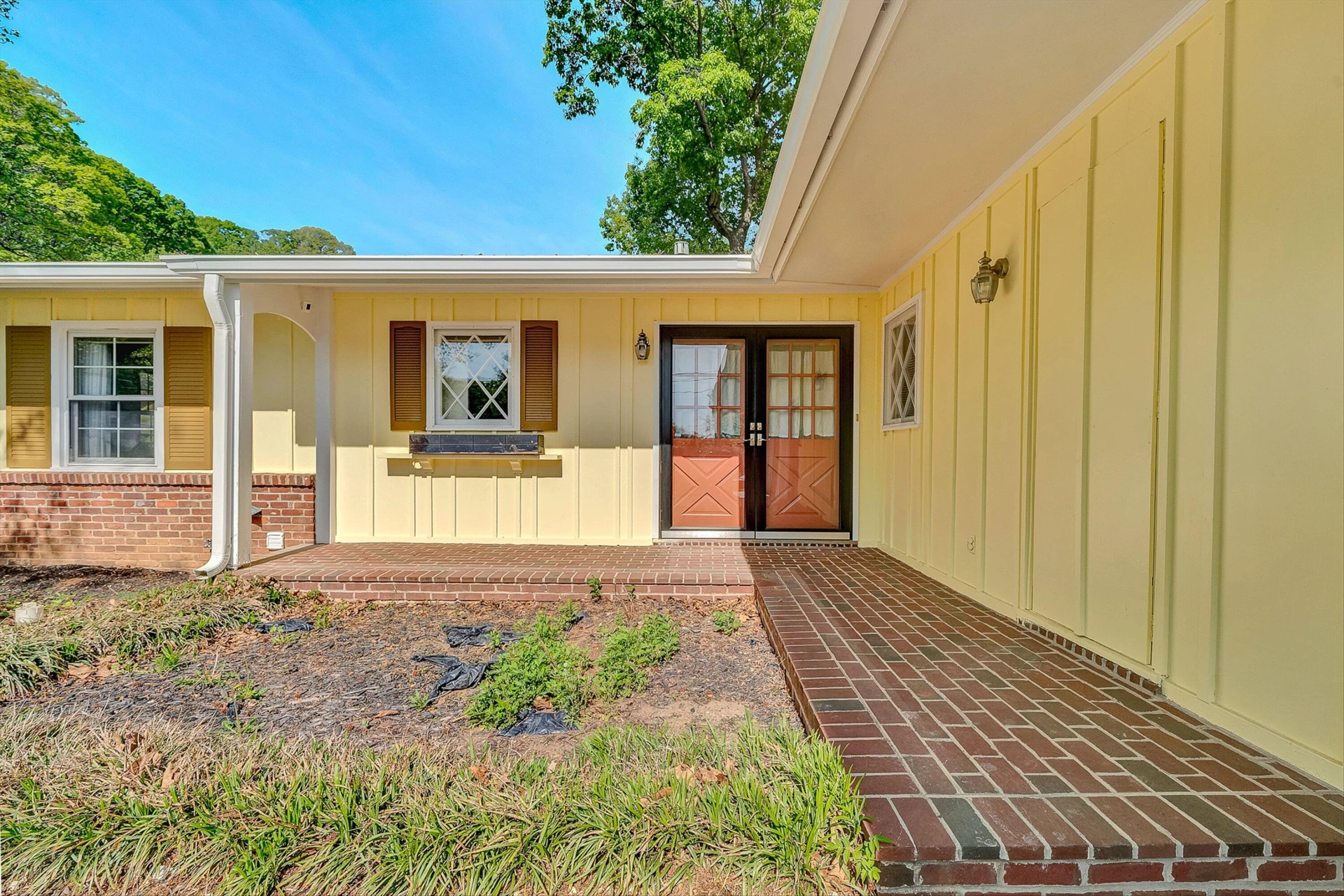 5245 Carriage DR - Photo 4
