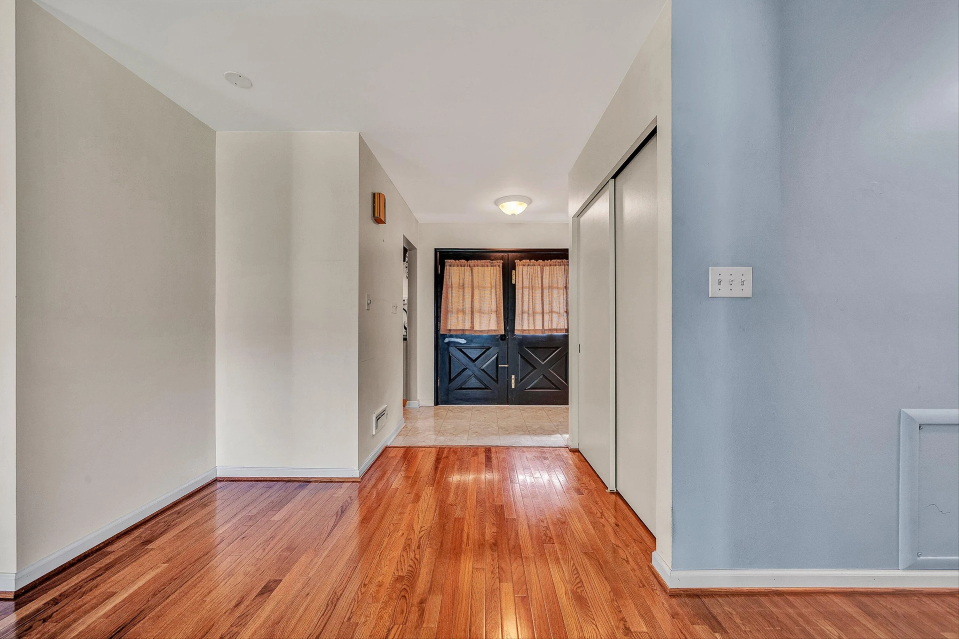 5245 Carriage DR - Photo 6