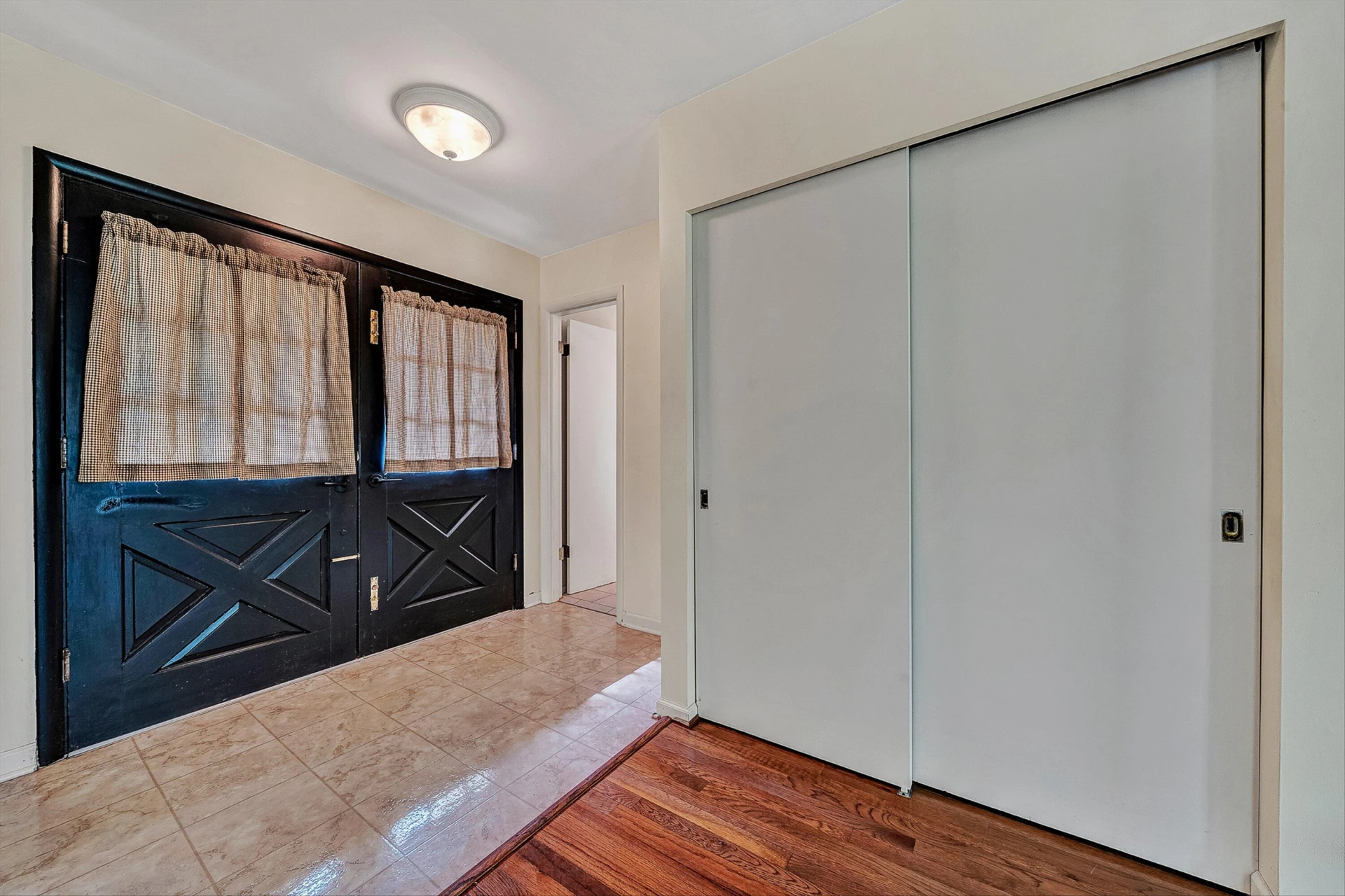 5245 Carriage DR - Photo 7