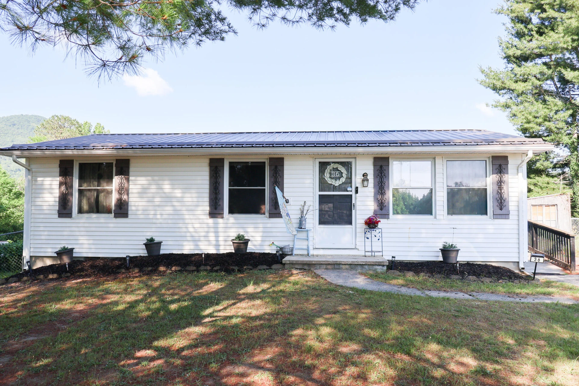 36 Railroad AVE