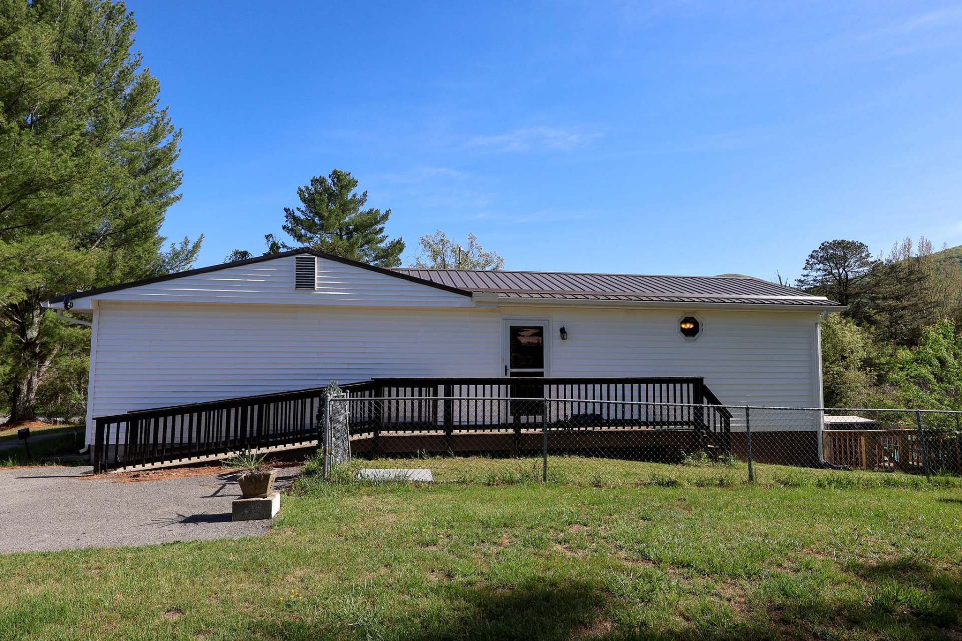 36 Railroad AVE - Photo 12