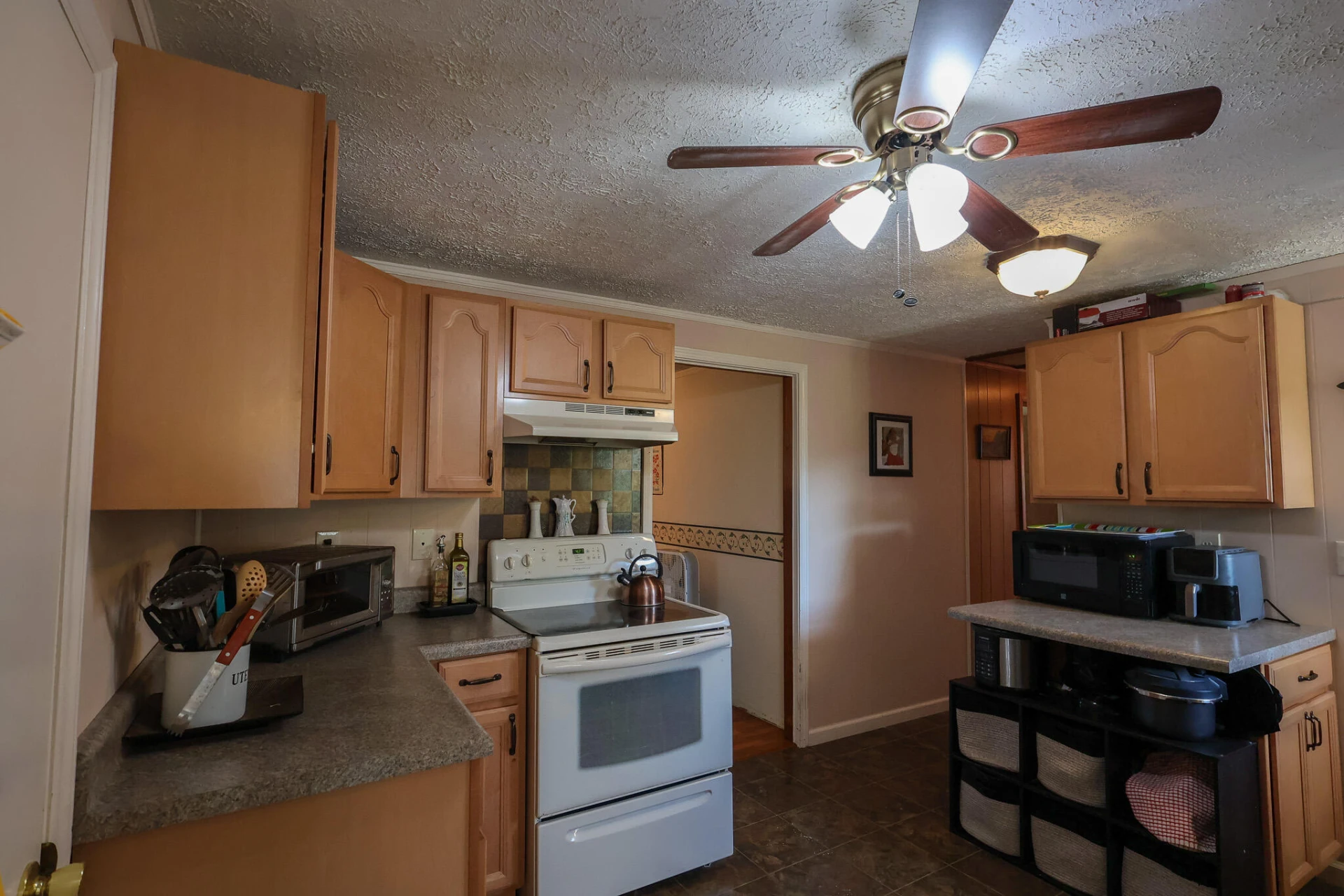 36 Railroad AVE - Photo 4