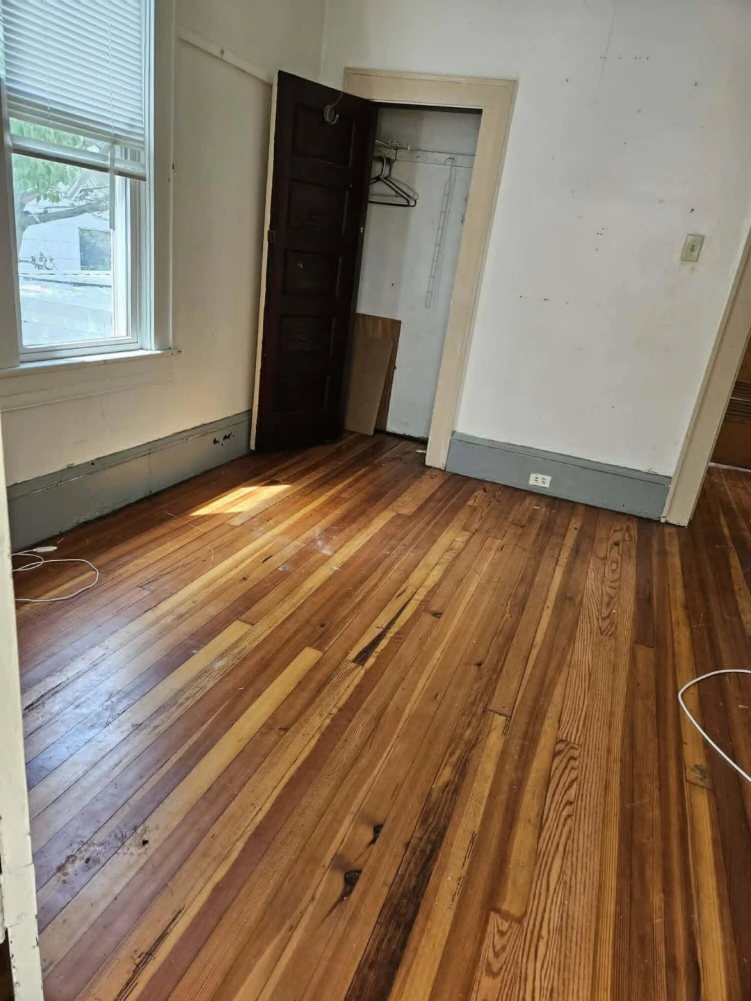 1218 6th ST SE - Photo 8