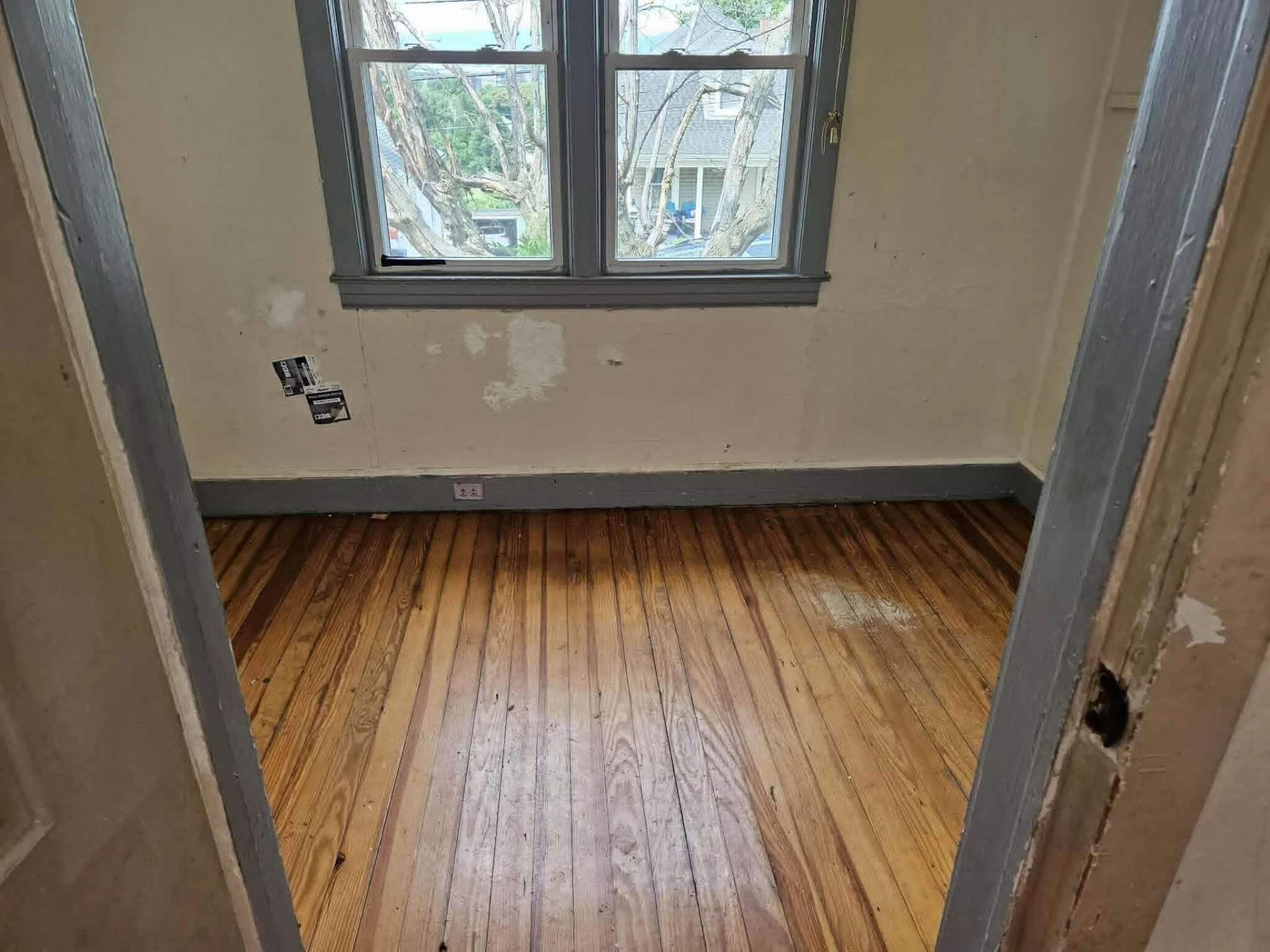 1218 6th ST SE - Photo 3