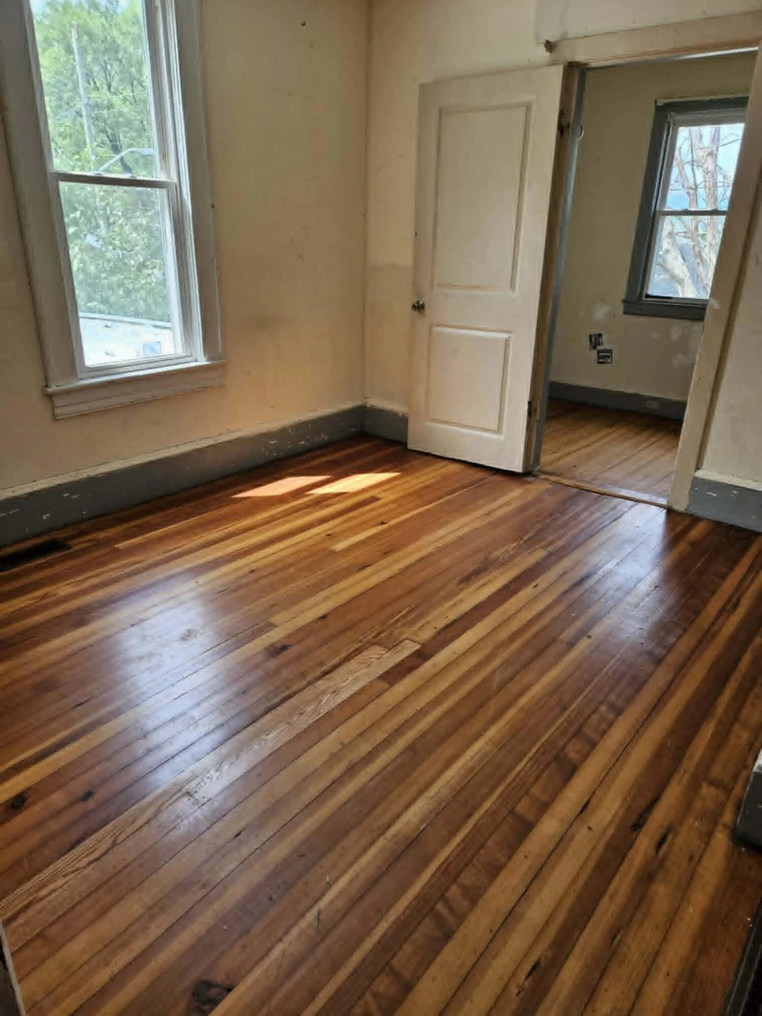 1218 6th ST SE - Photo 4