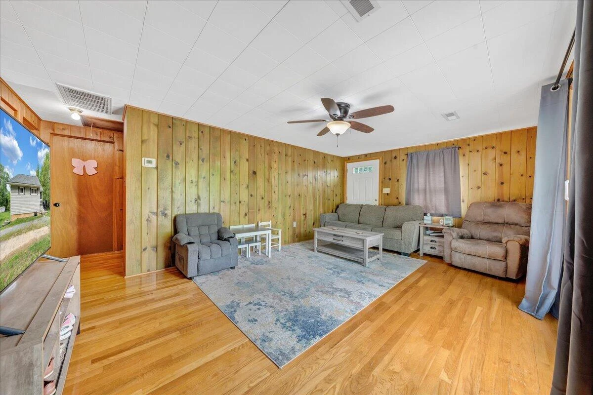 493 Culpepper AVE - Photo 12