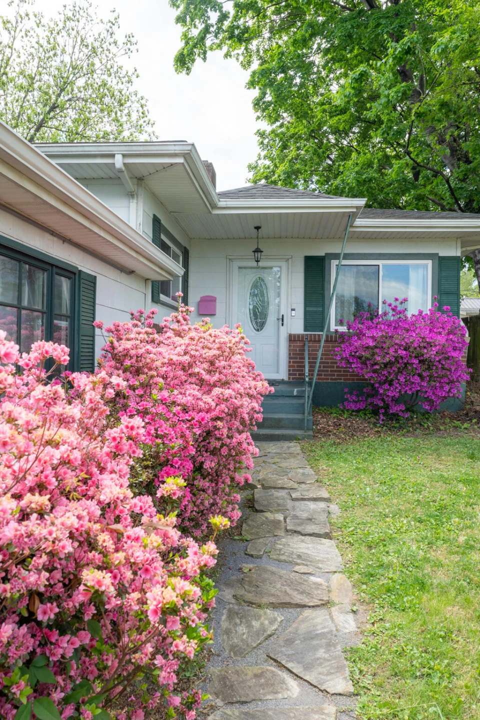 2350 Berkley AVE SW - Photo 2