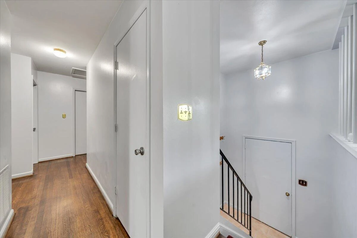 428 Missimer LN - Photo 2