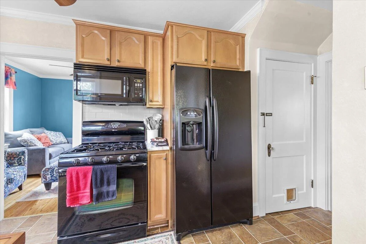 209 Huntington BLVD NE - Photo 10