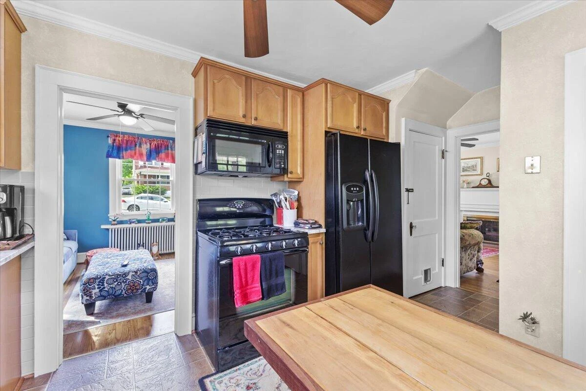 209 Huntington BLVD NE - Photo 12