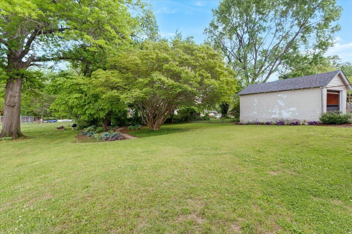 209 Huntington BLVD NE - Photo 28