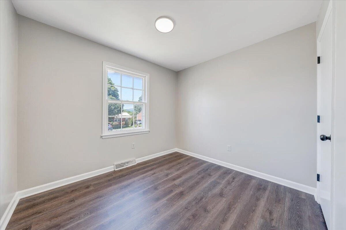 4654 Long Acre DR NE - Photo 17