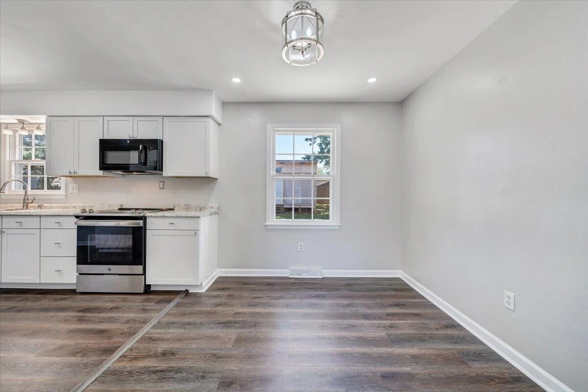 4654 Long Acre DR NE - Photo 6