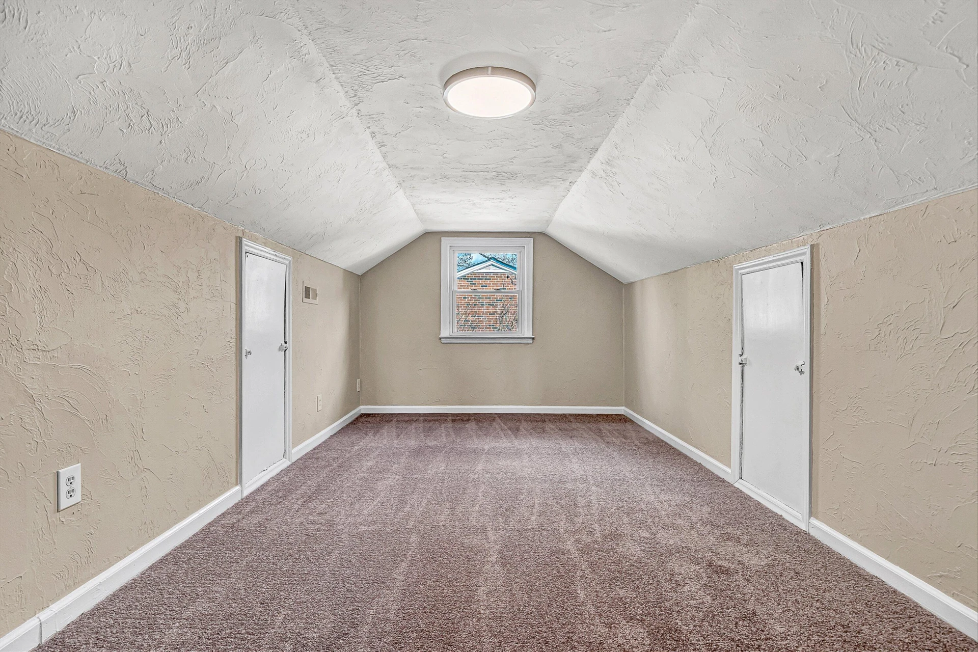 2106 Colgate ST NE - Photo 16
