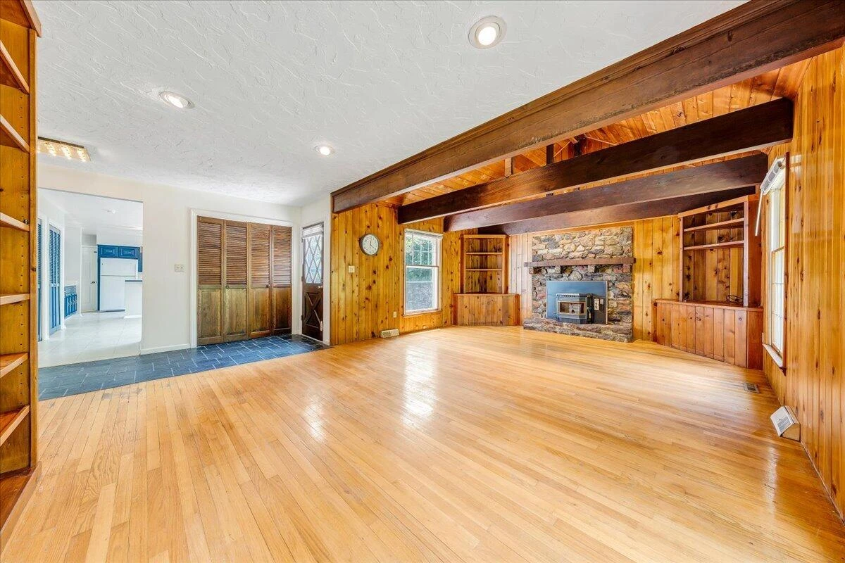 802 Oakwood DR SW - Photo 12