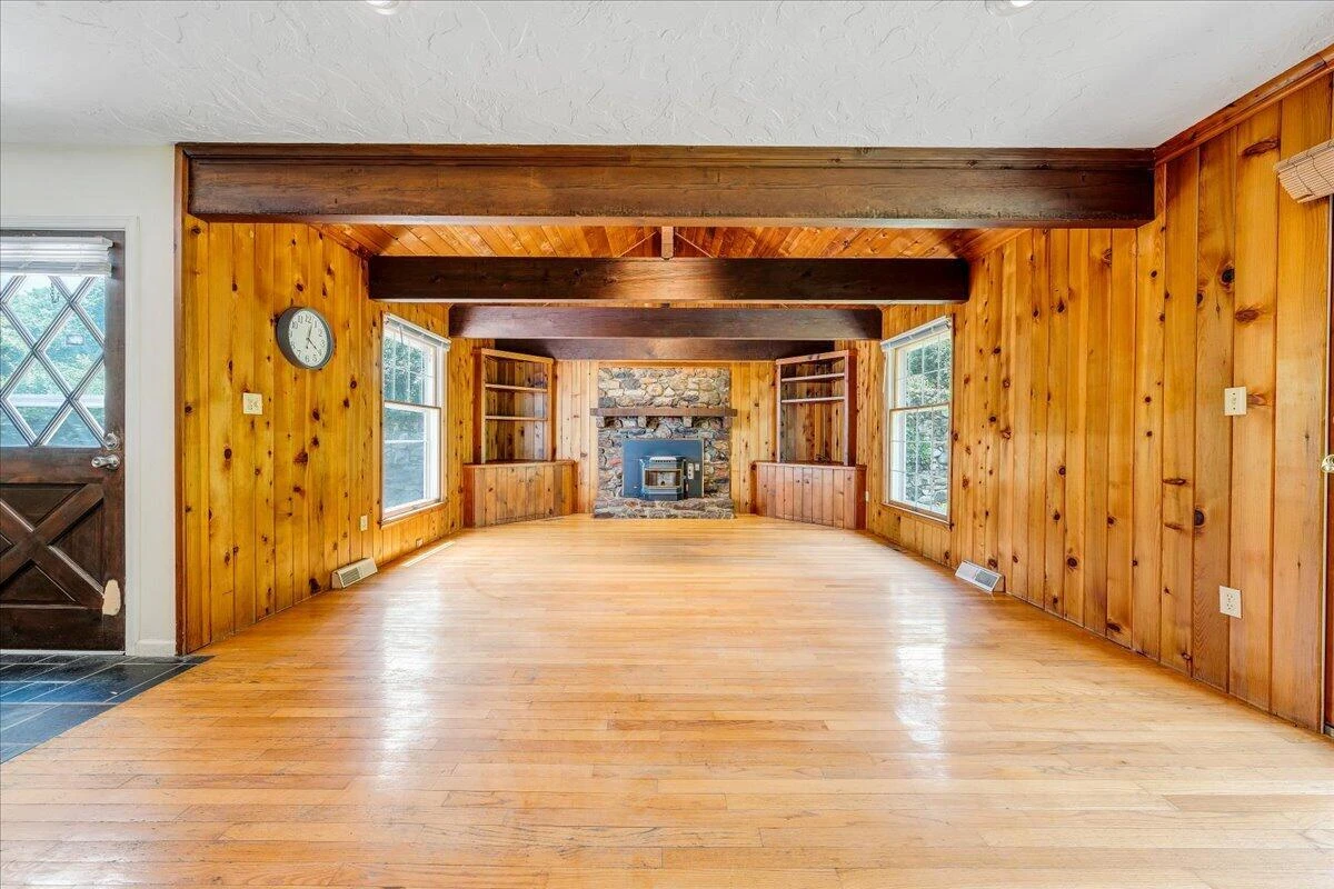 802 Oakwood DR SW - Photo 13