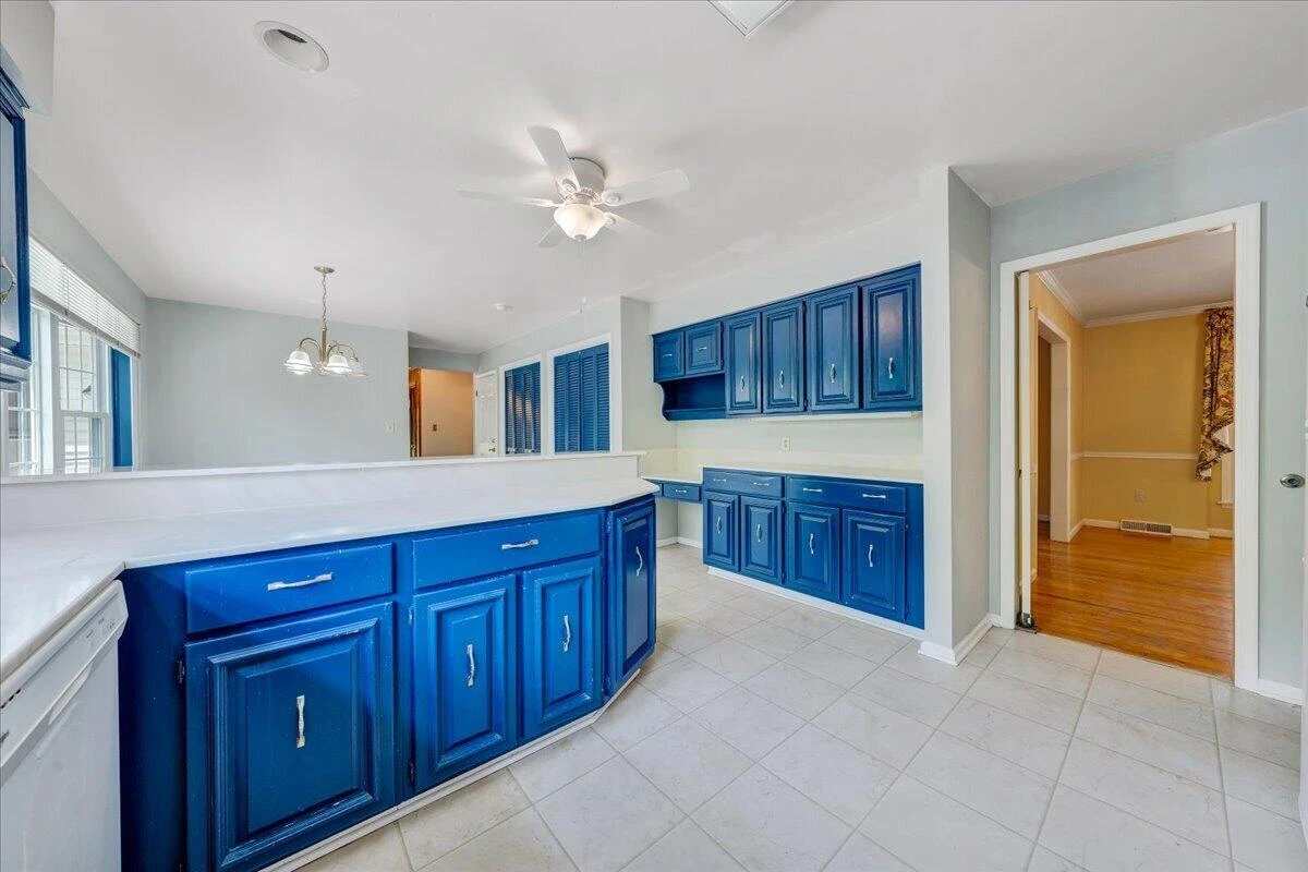 802 Oakwood DR SW - Photo 20