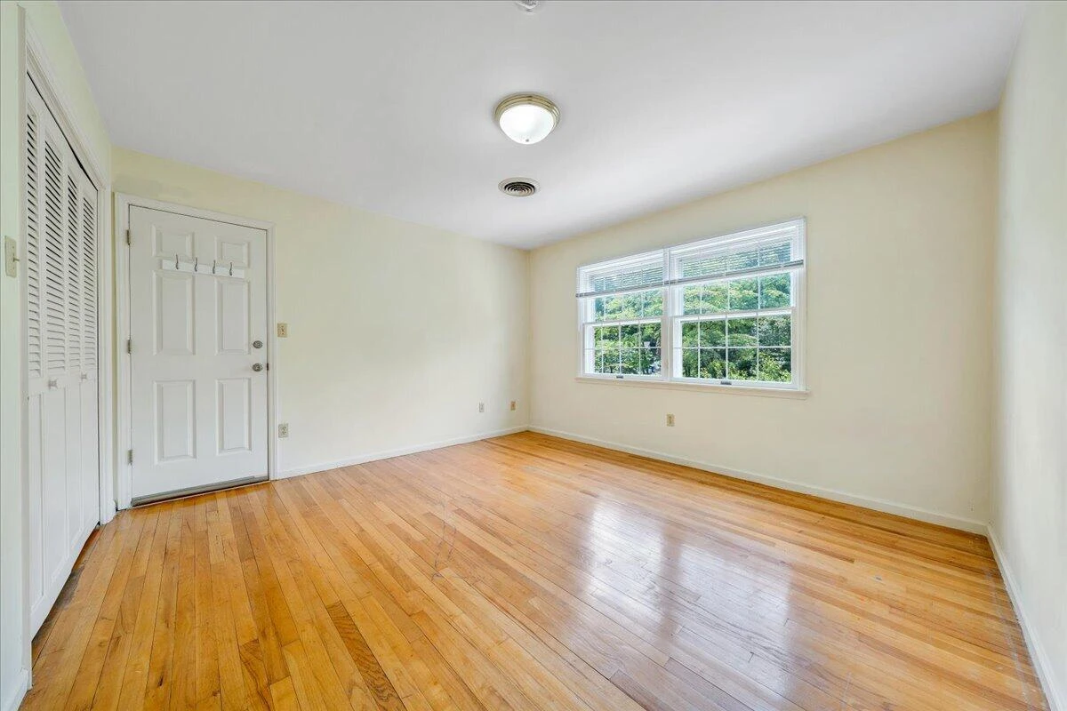 802 Oakwood DR SW - Photo 25