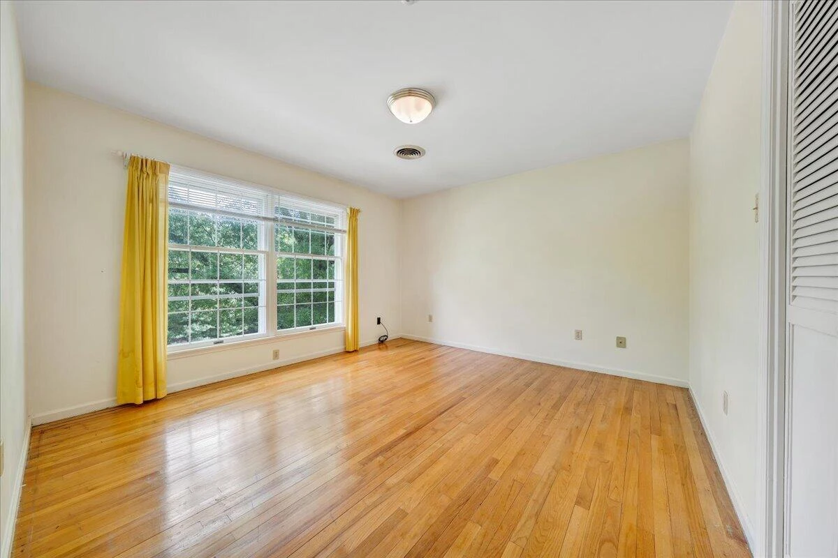 802 Oakwood DR SW - Photo 26