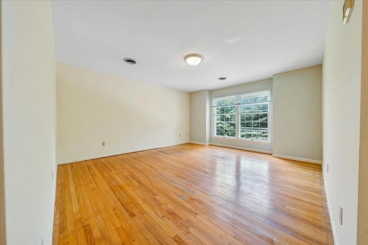 802 Oakwood DR SW - Photo 30