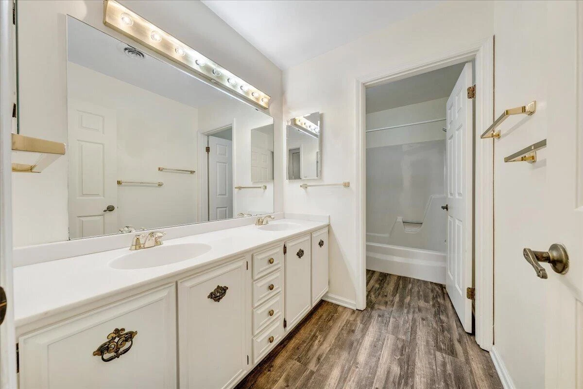 802 Oakwood DR SW - Photo 31
