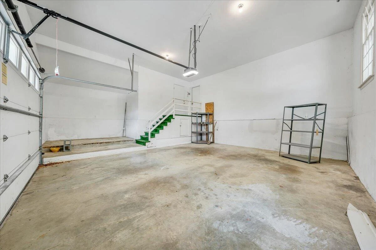 802 Oakwood DR SW - Photo 38