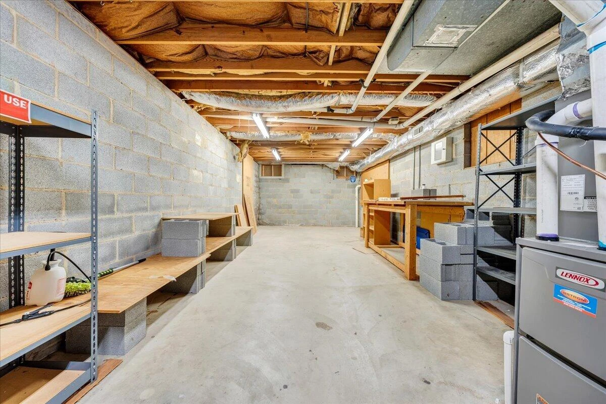 802 Oakwood DR SW - Photo 39