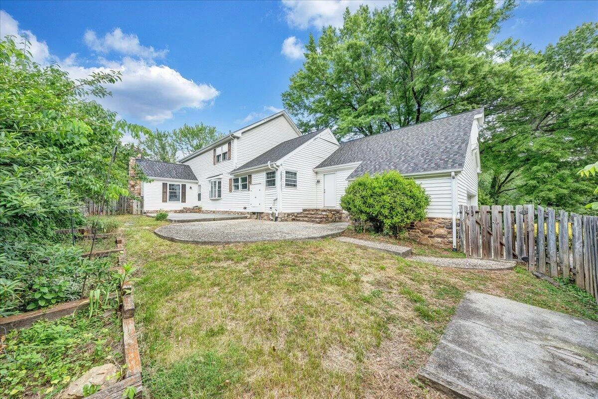 802 Oakwood DR SW - Photo 45