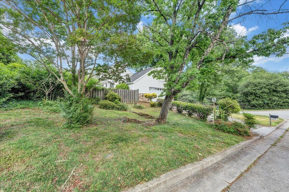 802 Oakwood DR SW - Photo 47
