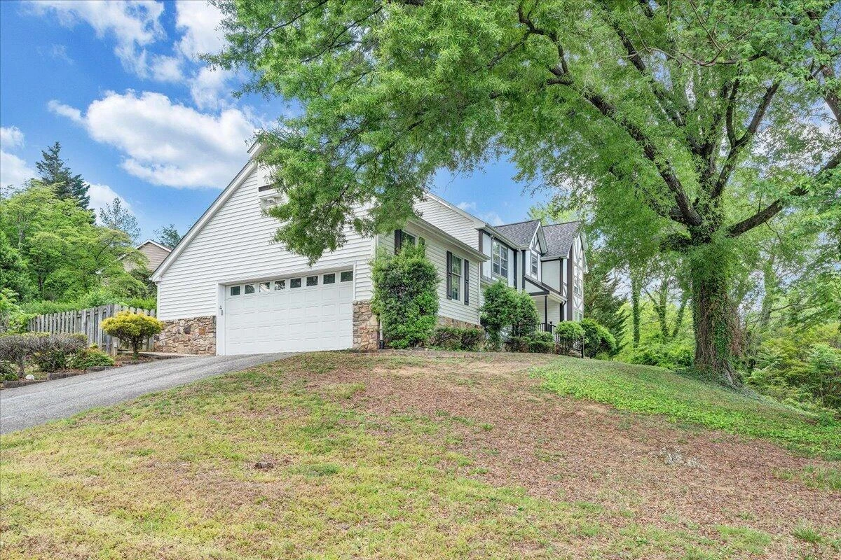 802 Oakwood DR SW - Photo 48