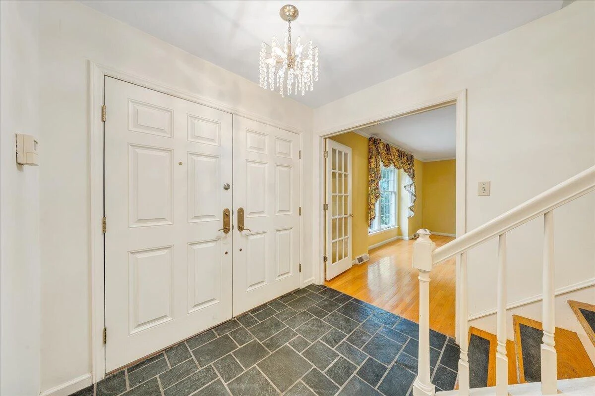 802 Oakwood DR SW - Photo 5