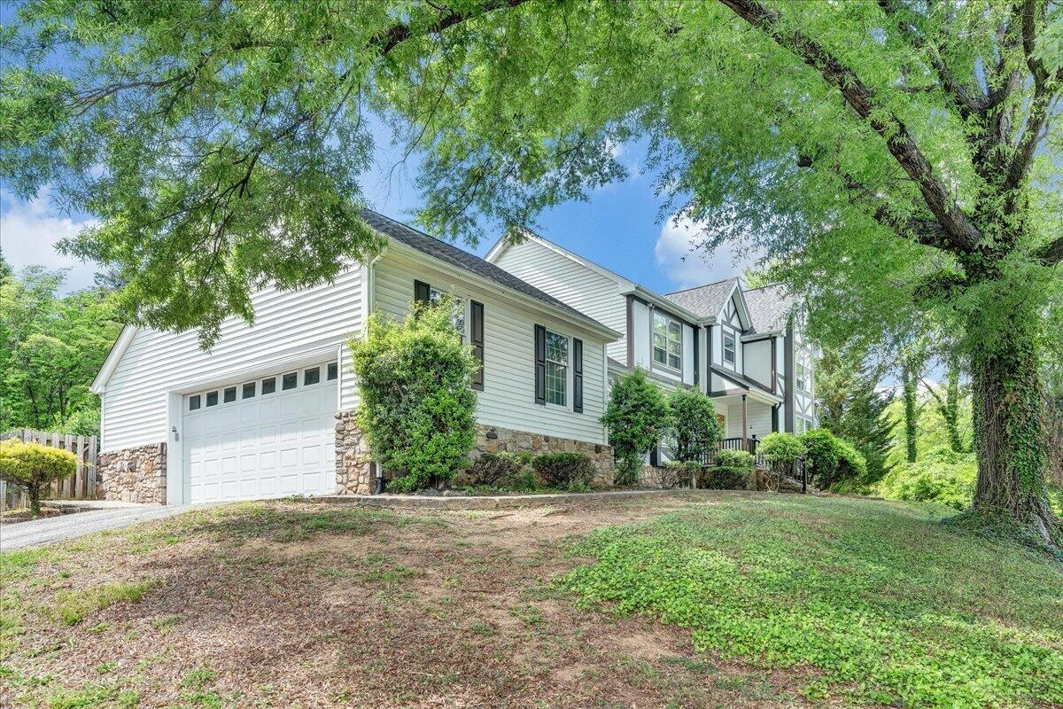 802 Oakwood DR SW - Photo 53