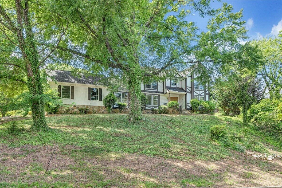 802 Oakwood DR SW - Photo 56