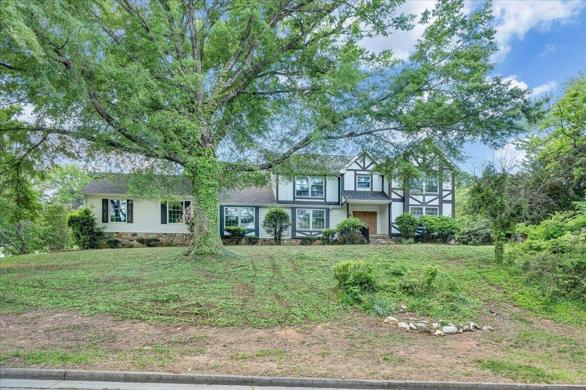 802 Oakwood DR SW - Photo 57