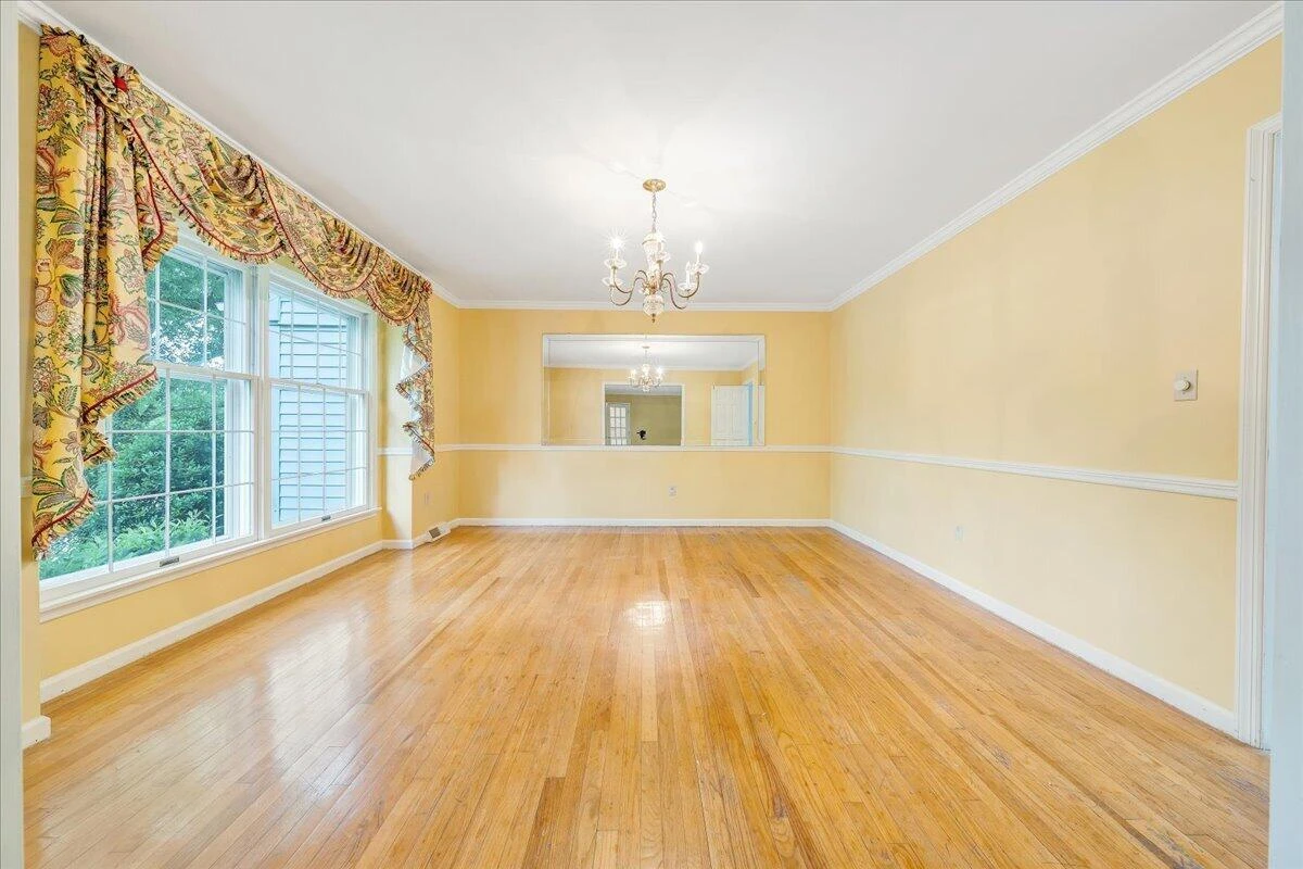 802 Oakwood DR SW - Photo 8