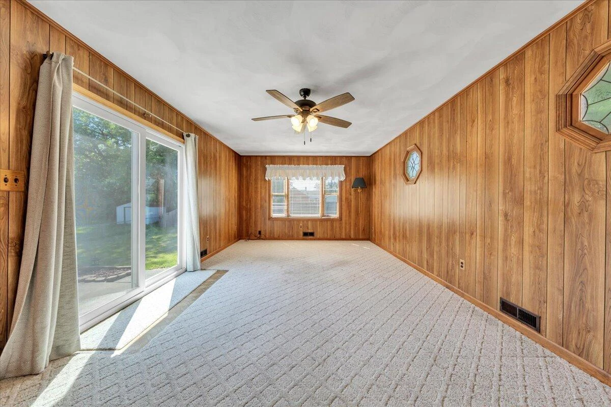 918 Whitney AVE NW - Photo 16