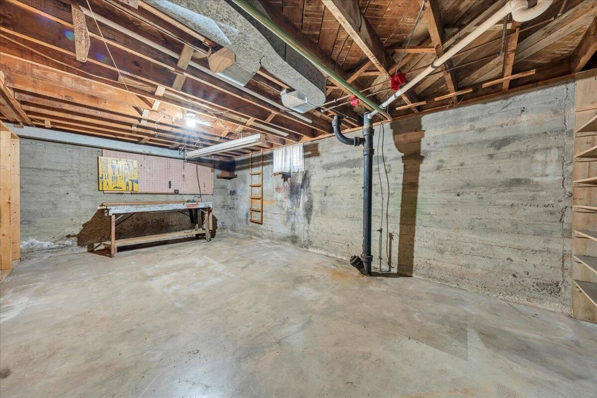 918 Whitney AVE NW - Photo 32
