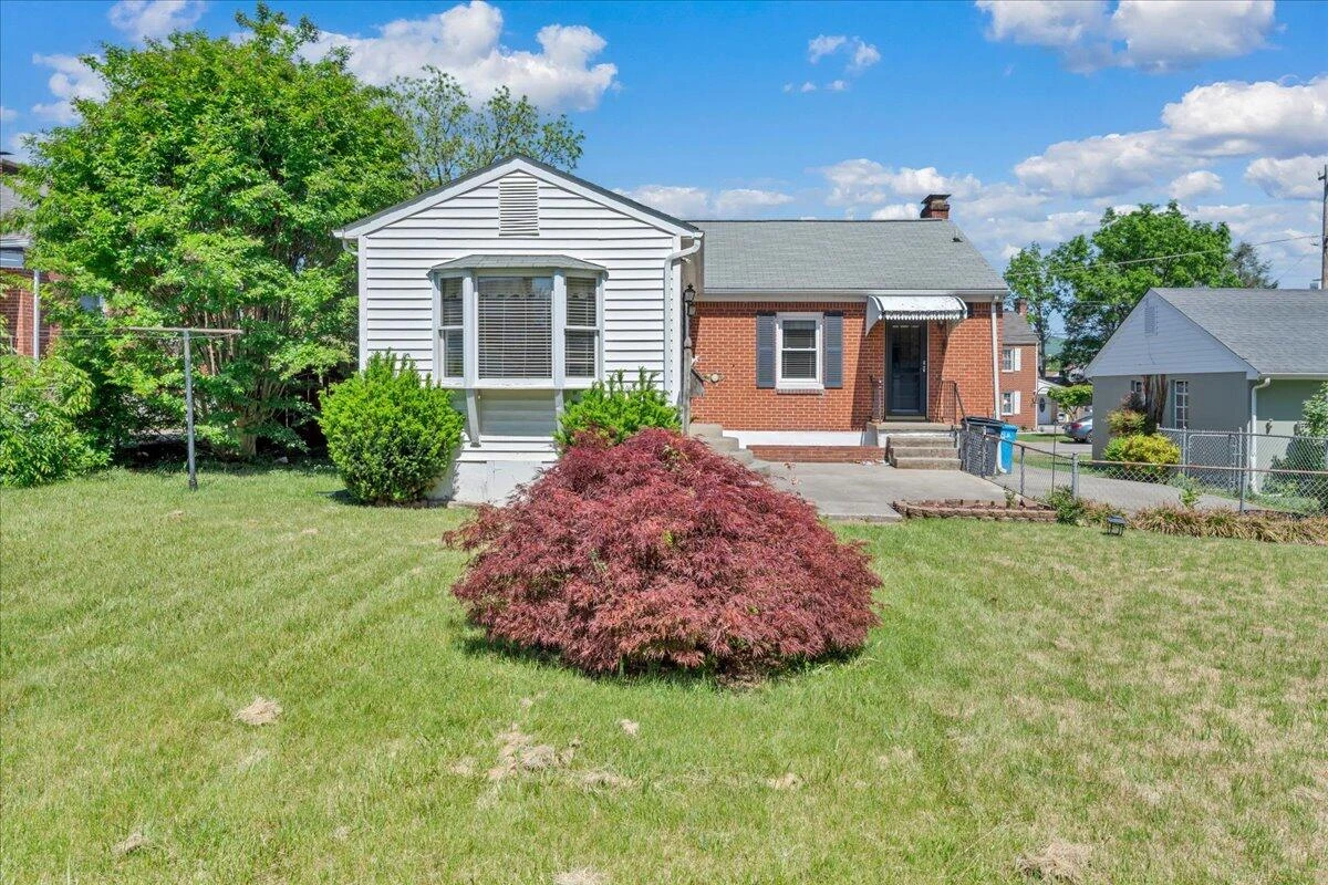 918 Whitney AVE NW - Photo 36