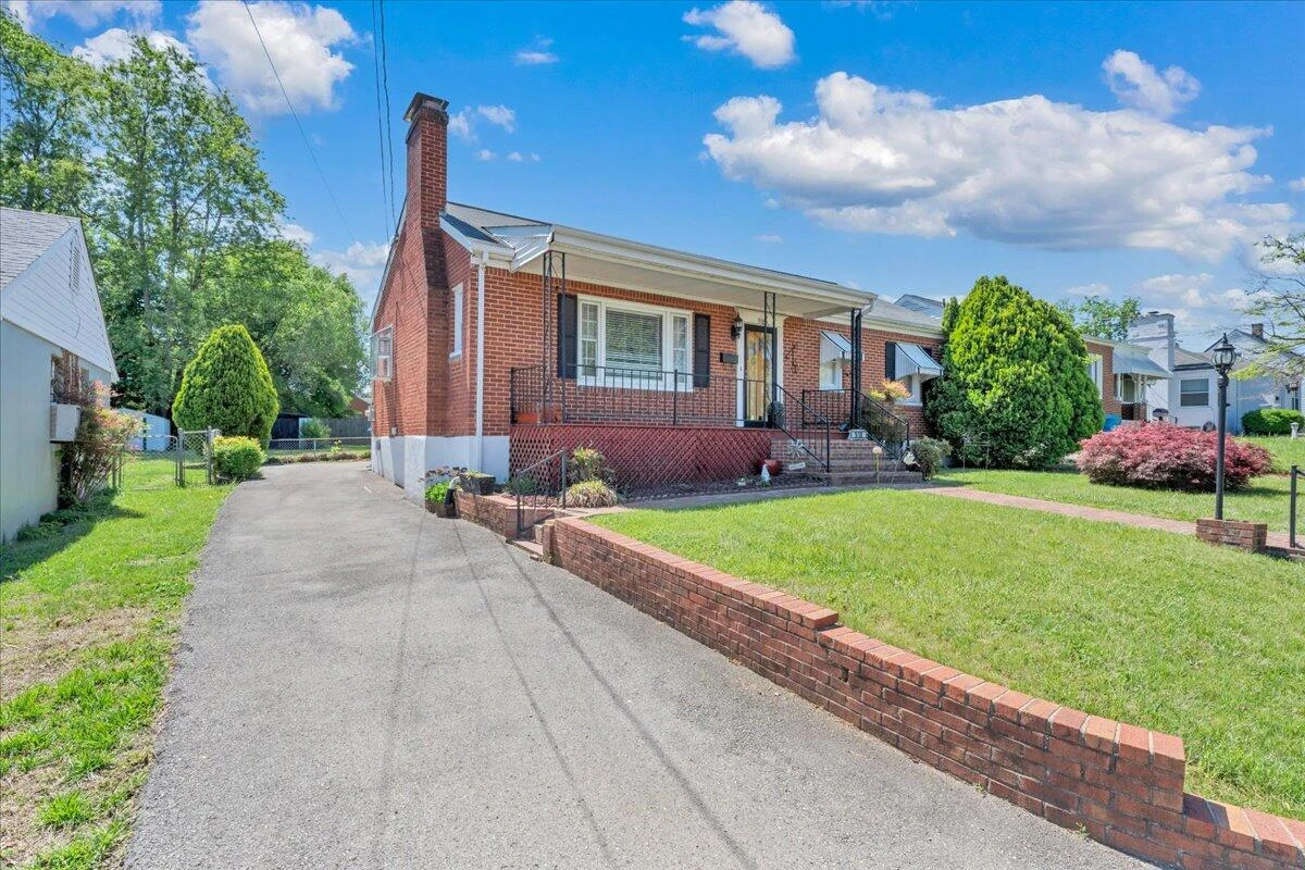 918 Whitney AVE NW - Photo 40