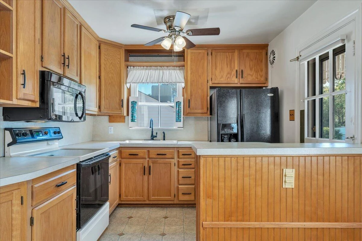 918 Whitney AVE NW - Photo 7
